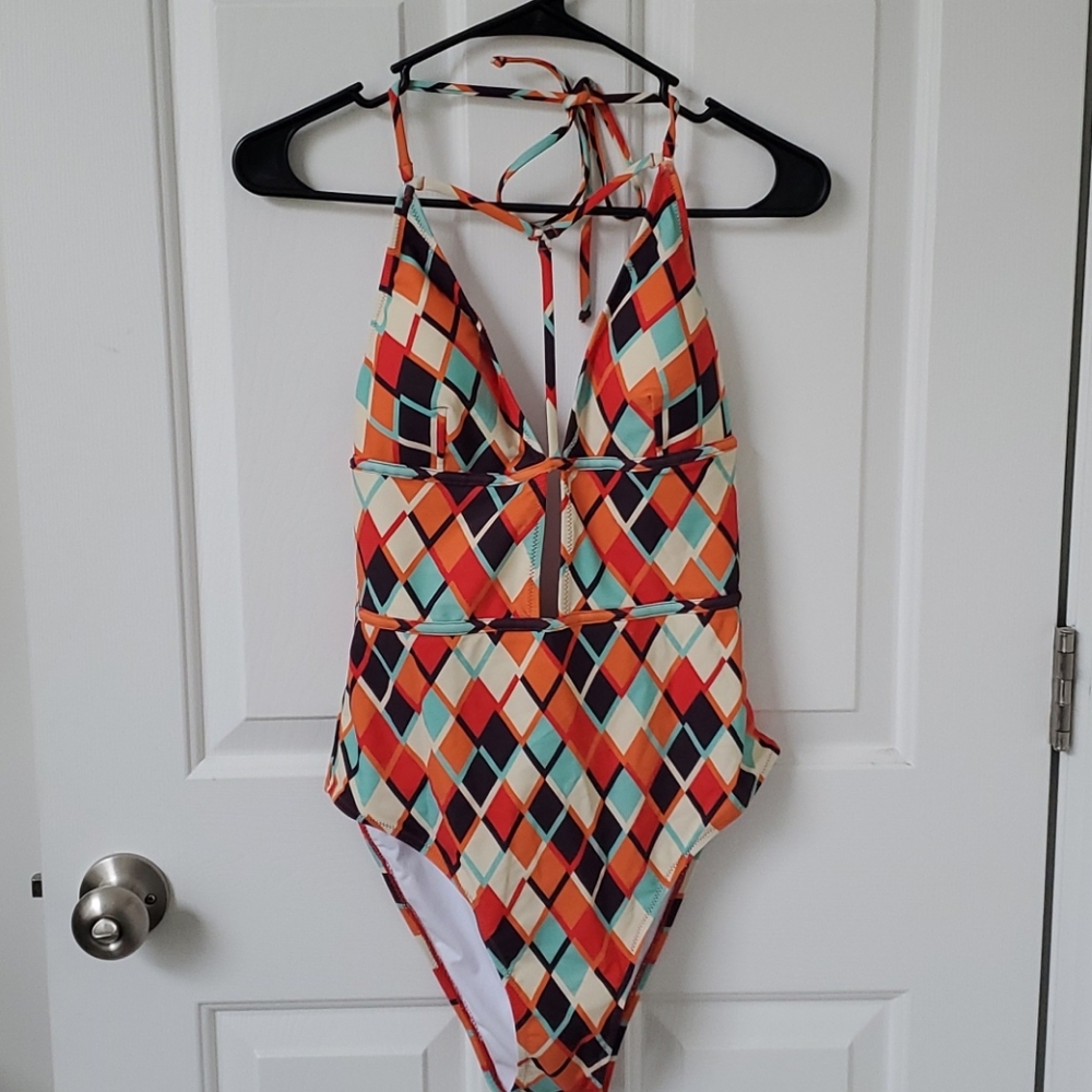 Geometric Print Plunging Neckline OnePiece Swimsut